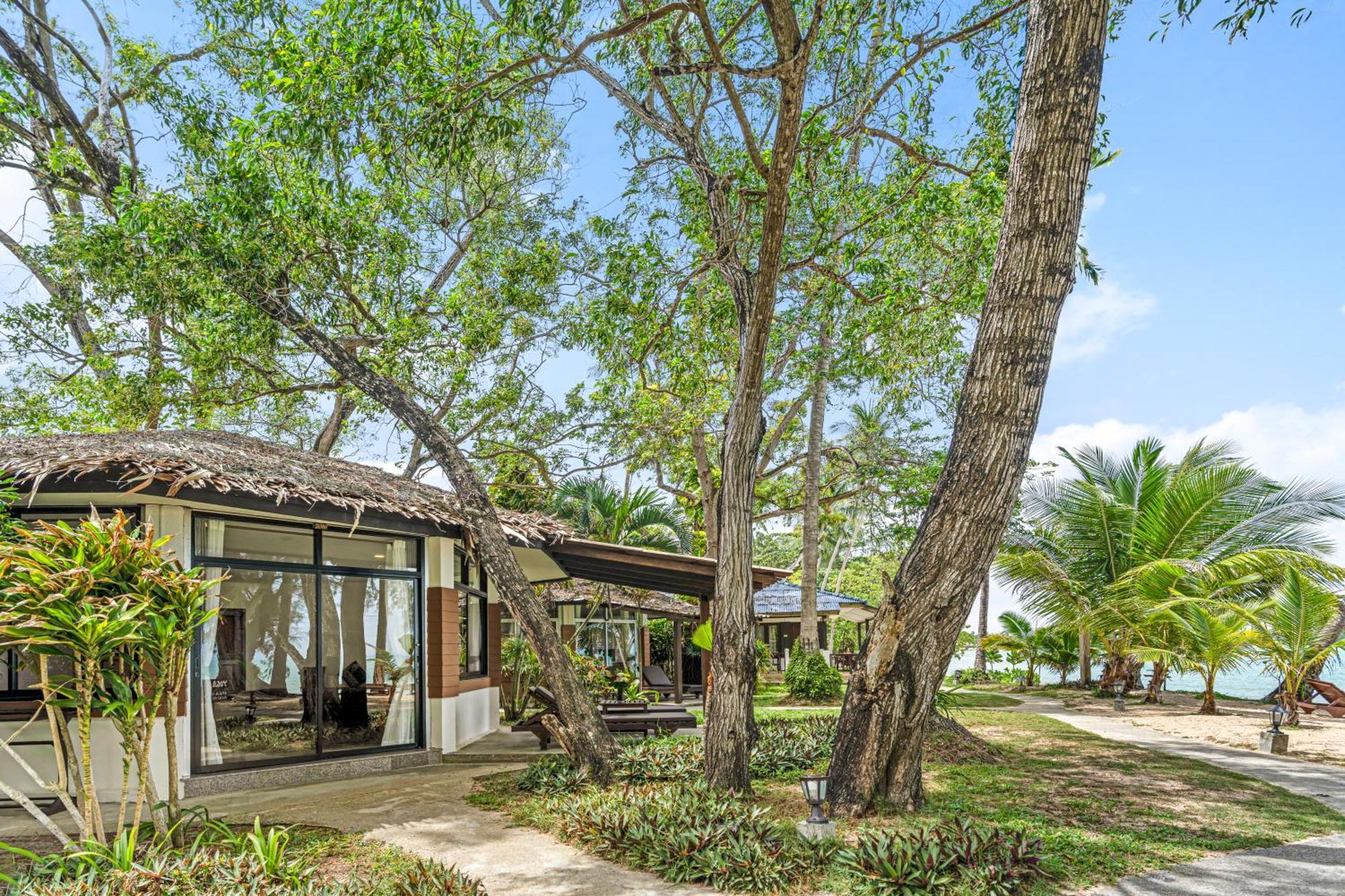 Anahata Resort Lipa Noi Exterior photo