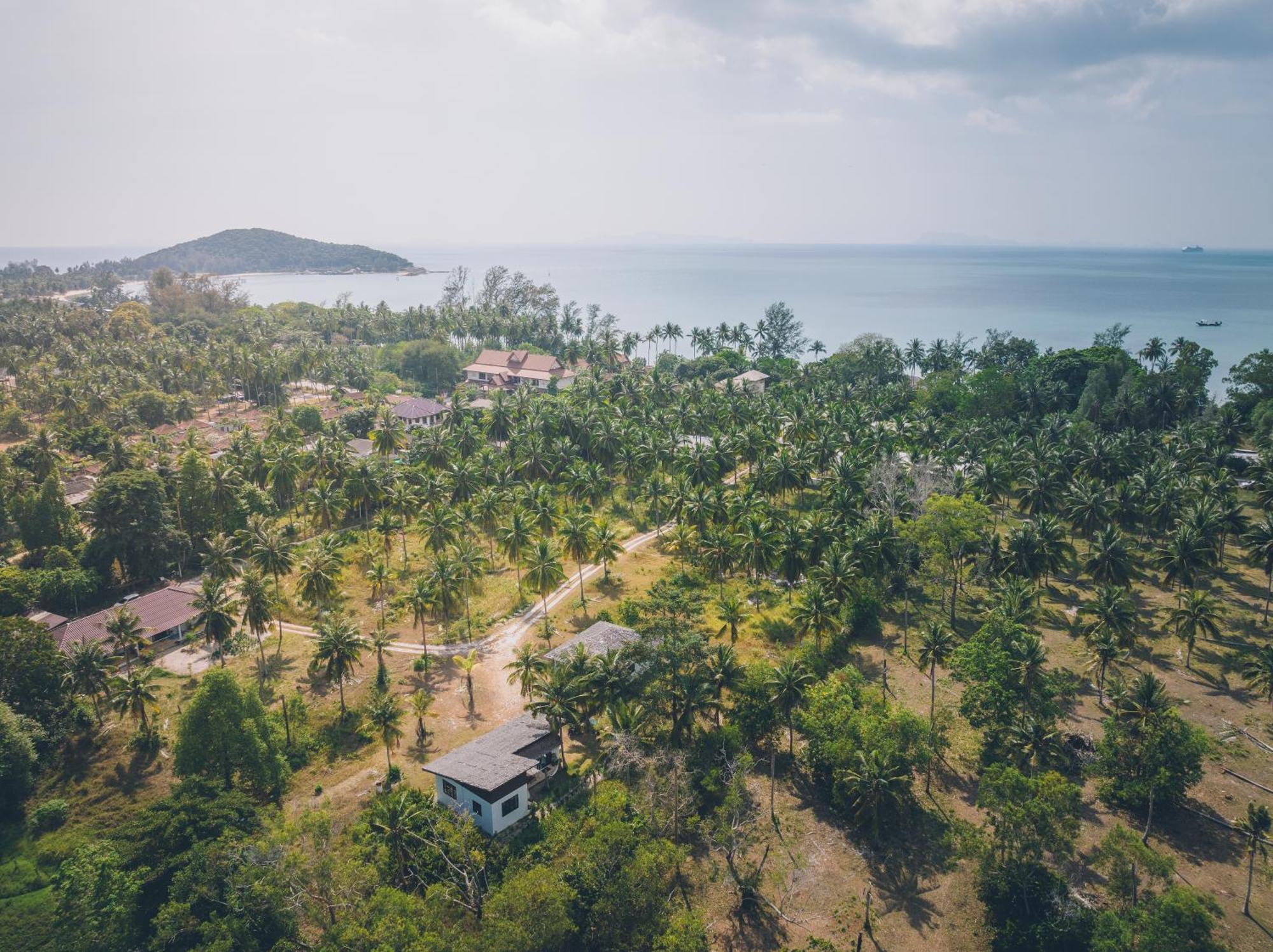 Anahata Resort Lipa Noi Exterior photo